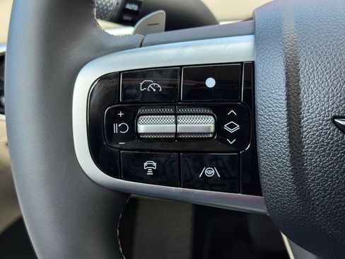 New 2026 Genesis GV70 2.5T Advanced image 27