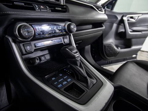 Used 2020 Toyota RAV4 XLE Premium w/ All Weather Liner Package AWD/4WD image 29