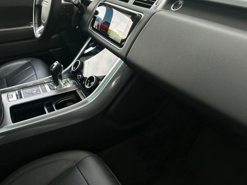 Used 2020 Land Rover Range Rover Sport HSE image 17