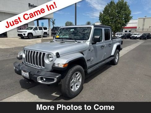 Used 2022 Jeep Gladiator Sport AWD/4WD image 1