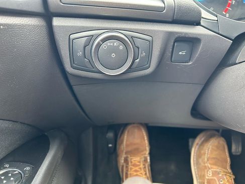 Used 2014 Ford Fusion SE image 25