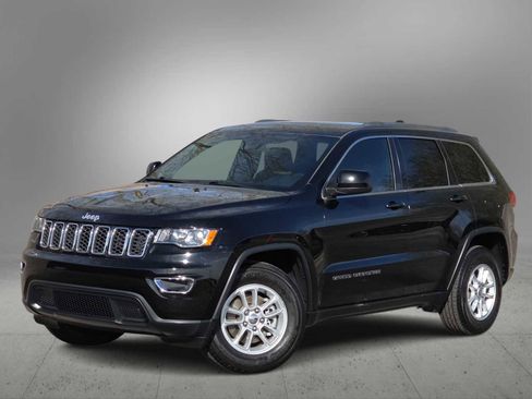 Used 2020 Jeep Grand Cherokee Laredo image 1