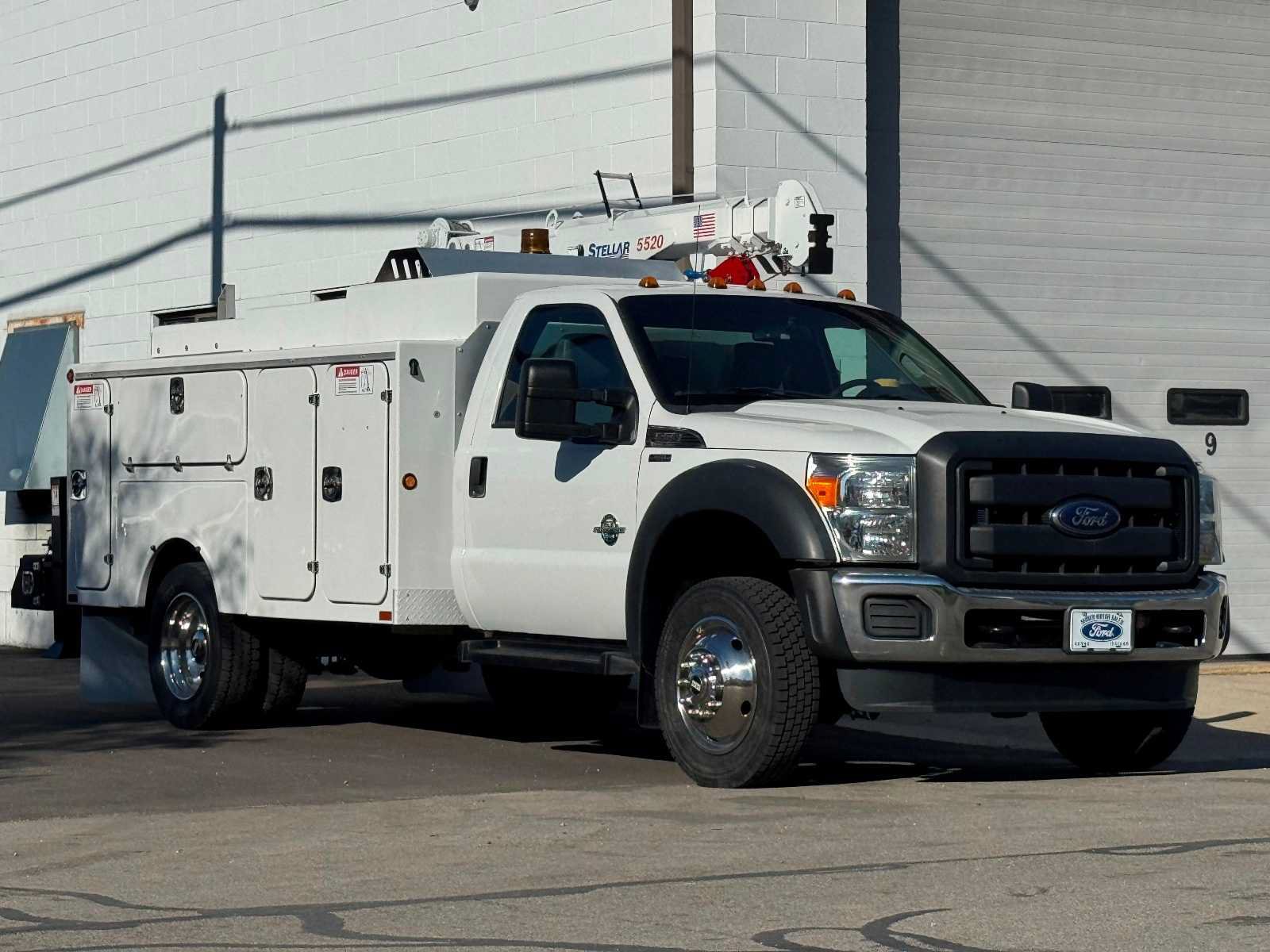 Used 2015 Ford F550 2WD Regular Cab Super Duty image 2