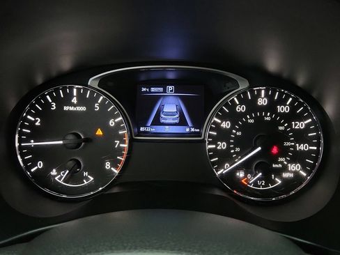 Used 2018 Nissan Pathfinder SL AWD/4WD image 12