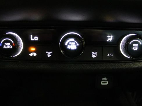 Certified 2023 Honda HR-V LX image 29