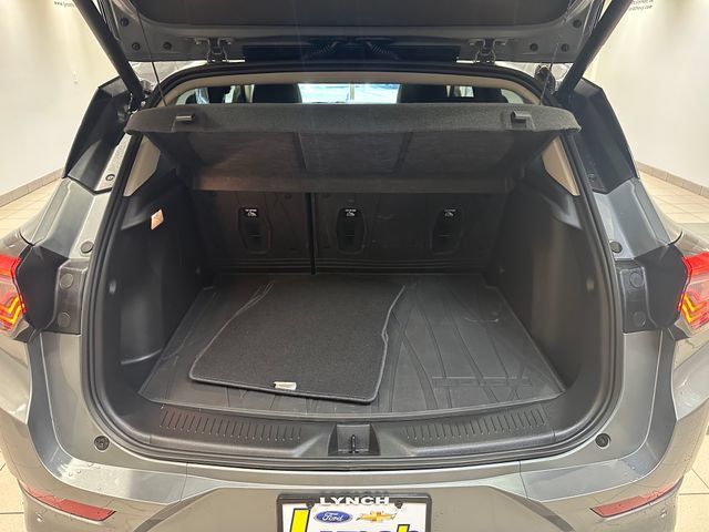 Used 2024 Buick Encore GX Avenir w/ Avenir Technology Package AWD/4WD image 21