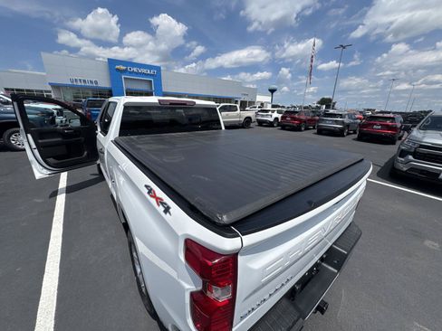 Used 2023 Chevrolet Silverado 1500 W/T w/ WT Value Package AWD/4WD image 12