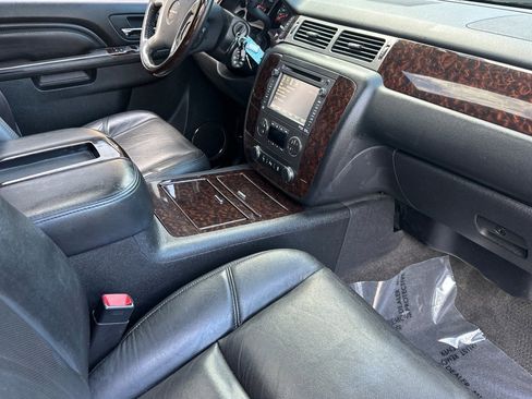 Used 2014 GMC Yukon XL Denali image 33