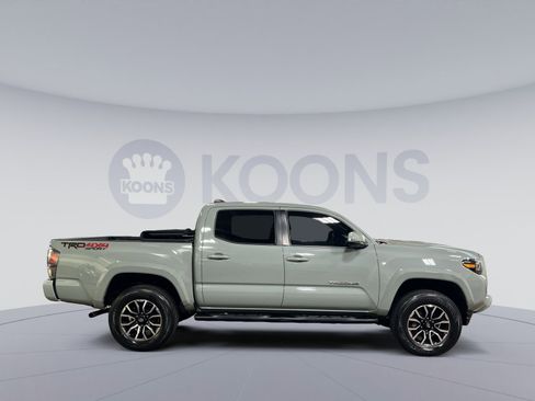 Used 2022 Toyota Tacoma TRD Sport image 8