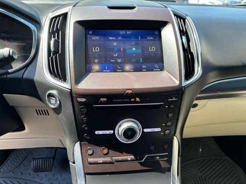 Used 2019 Ford Edge Titanium w/ Equipment Group 301A AWD/4WD image 19