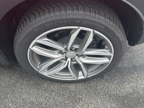 Used 2020 Cadillac XT4 Sport w/ Enhanced Visibility Package AWD/4WD image 10