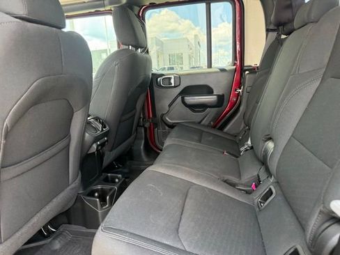 Used 2022 Jeep Gladiator Sport AWD/4WD image 16