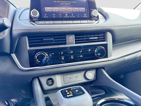 Used 2025 Nissan Rogue S FWD image 25