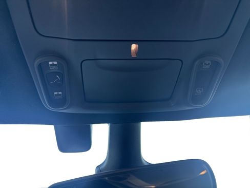 Used 2021 Chrysler Pacifica Pinnacle image 19