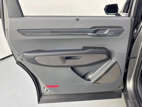 Used 2024 Kia EV9 Land image 51