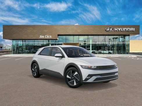 New 2025 Hyundai Ioniq 5 SE image 2