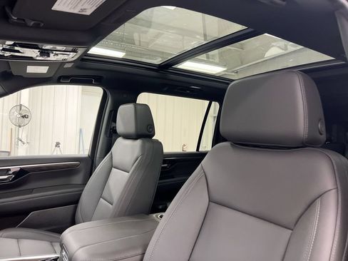 New 2026 Chevrolet Suburban Z71 w/ Comfort Package AWD/4WD image 20