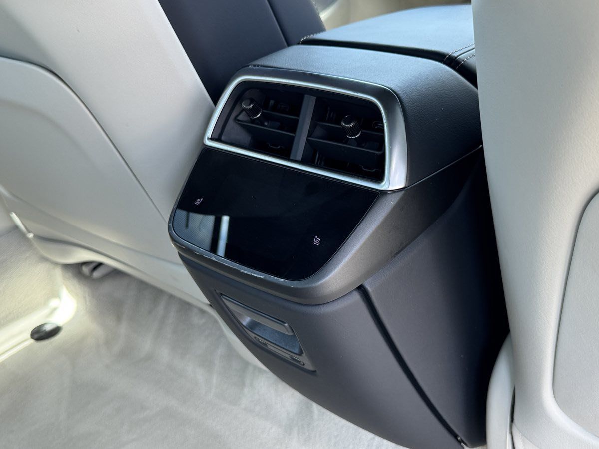 Used 2024 Lucid Air Pure RWD image 18