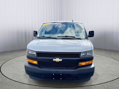 Used 2021 Chevrolet Express 3500 w/ Driver Convenience Package RWD image 27