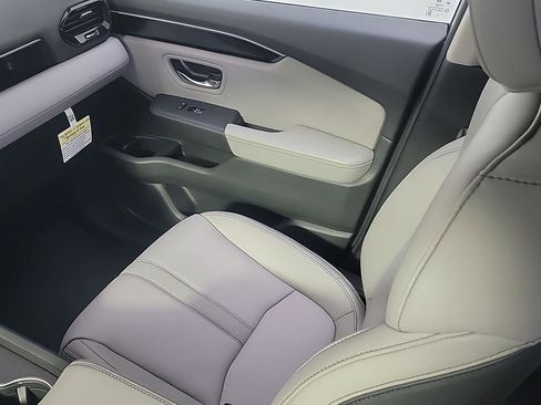 Certified 2025 Honda Pilot EX-L image 23