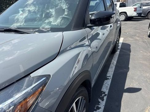Used 2024 Nissan Kicks SV FWD image 2