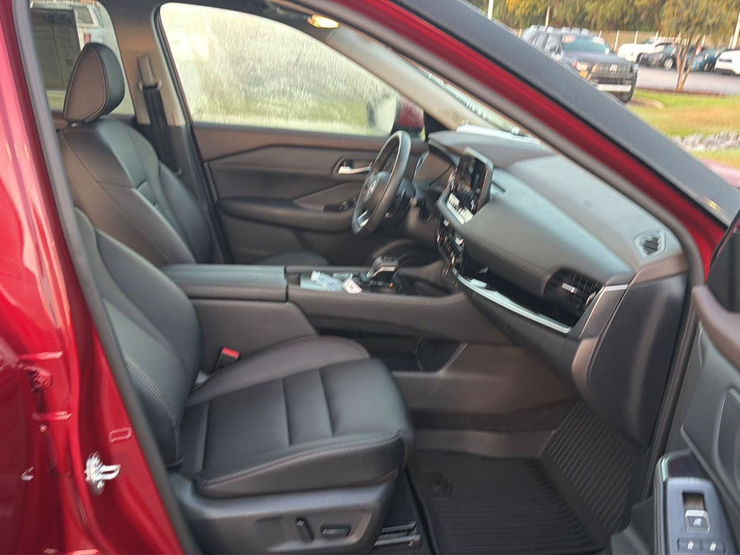 Used 2023 Nissan Rogue SL w/ SL Premium Package FWD image 13