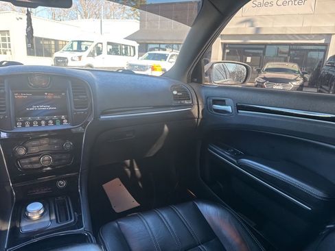 Used 2019 Chrysler 300 S image 11