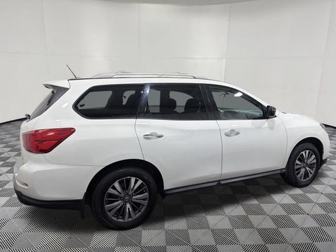 Used 2017 Nissan Pathfinder S AWD/4WD image 8