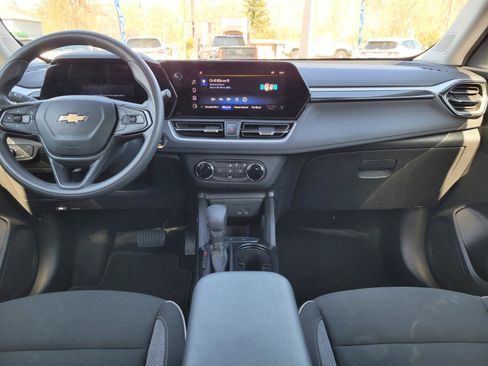 Used 2024 Chevrolet TrailBlazer LS FWD image 15