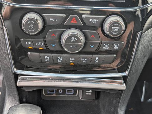 Used 2020 Jeep Grand Cherokee Altitude AWD/4WD image 26
