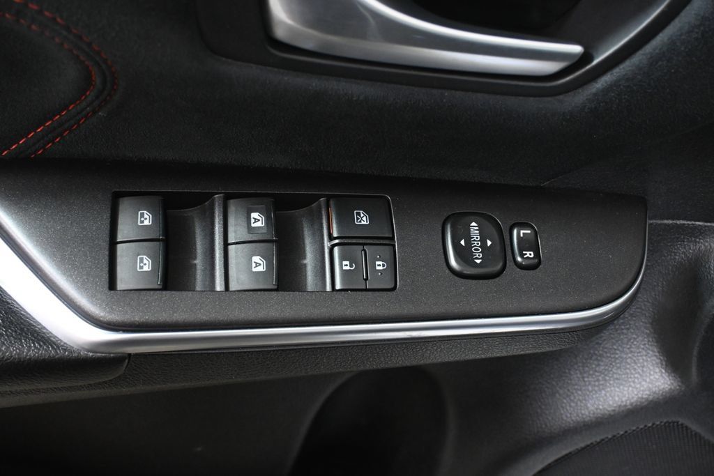 Used 2016 Toyota Camry XSE w/ Moonroof Package FWD image 29