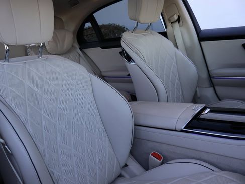 Certified 2021 Mercedes-Benz S 580 4MATIC Sedan image 12