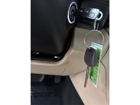 Used 2014 Toyota Camry LE image 24