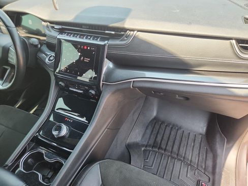 Used 2022 Jeep Grand Cherokee L Laredo RWD image 28