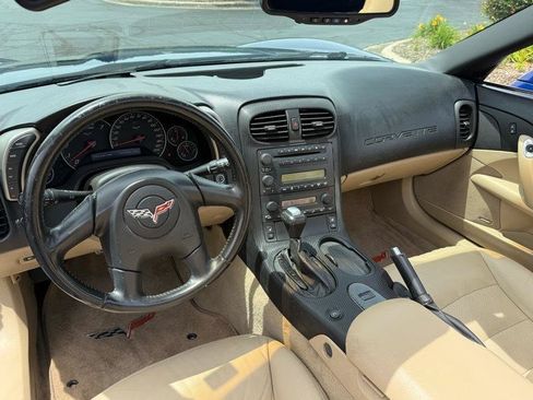 Used 2005 Chevrolet Corvette Coupe w/ Preferred Equipment Group RWD image 16