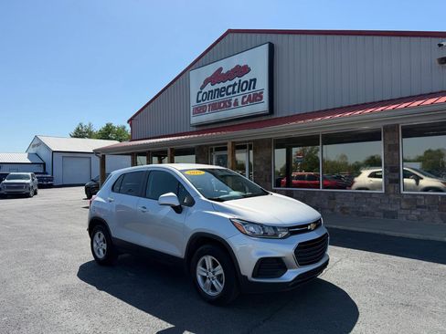 Used 2019 Chevrolet Trax LS w/ Tint and Cruise Package image 2