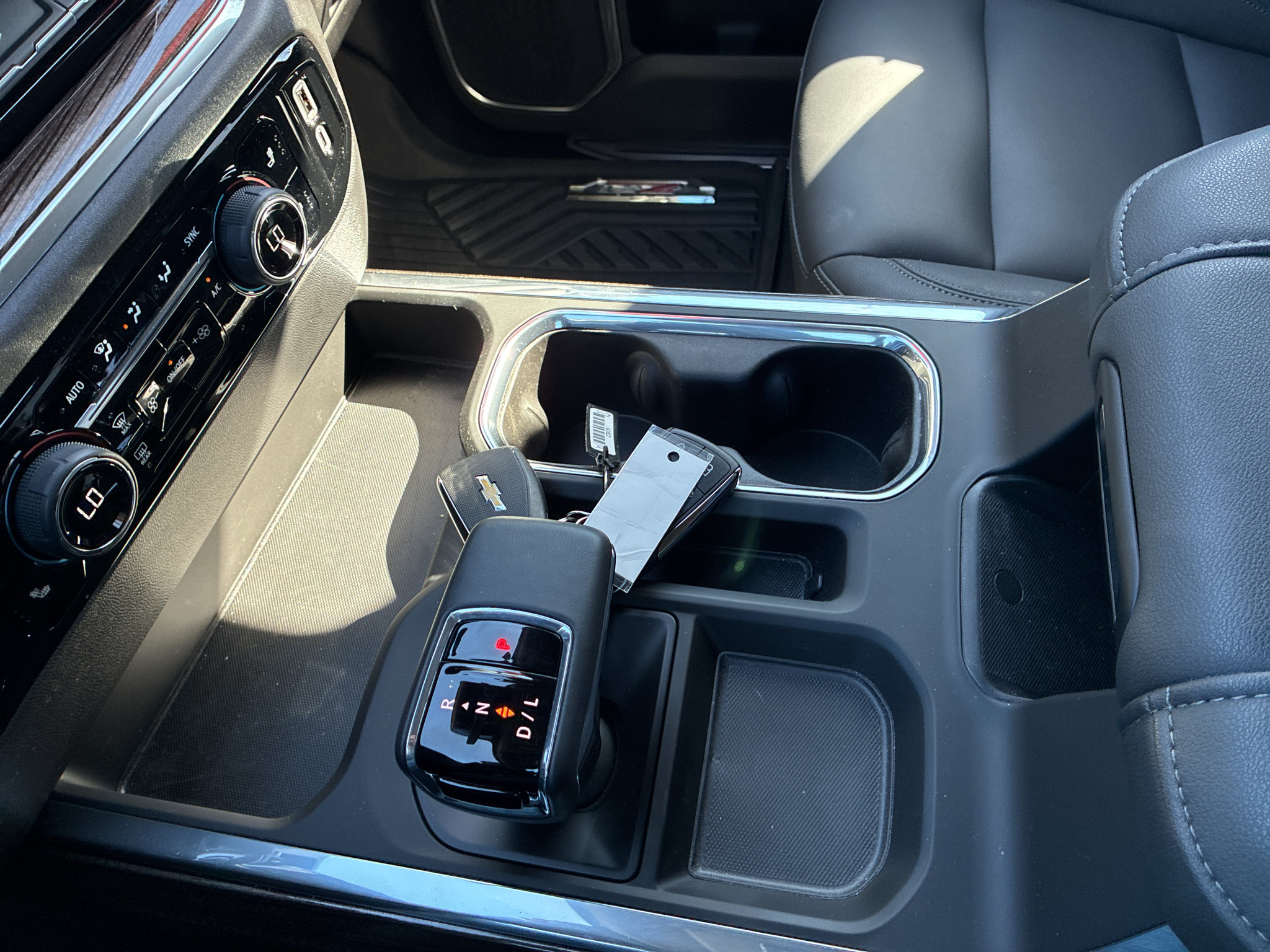 Used 2025 Chevrolet Silverado 1500 LT Trail Boss w/ Convenience Package II AWD/4WD image 34
