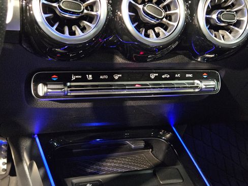 Used 2024 Mercedes-Benz GLB 250 image 33