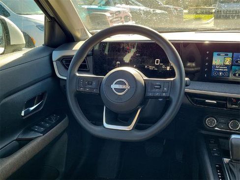 Certified 2025 Nissan Kicks SV image 17