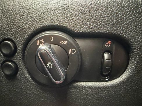 Used 2017 MINI Cooper 4-Door Hardtop image 22