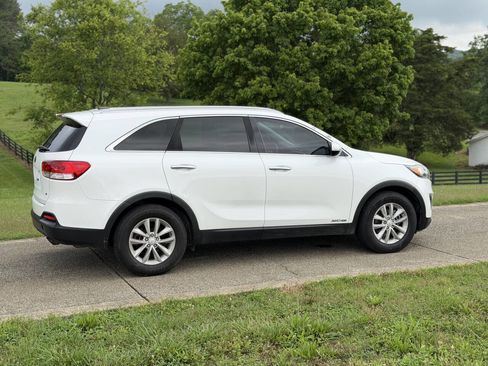 Used 2016 Kia Sorento LX AWD/4WD image 14