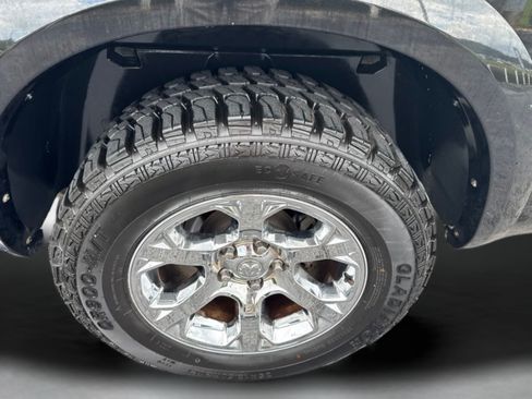 Used 2017 RAM 1500 Laramie w/ Convenience Group AWD/4WD image 31