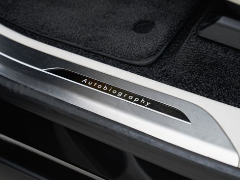 Used 2025 Land Rover Range Rover Long Wheelbase Autobiography AWD/4WD image 32
