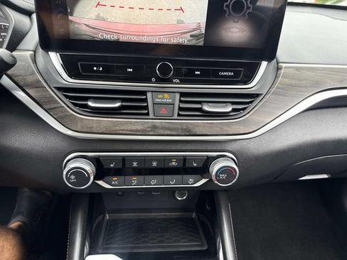 Used 2024 Nissan Altima 2.5 SV w/ SV Premium Package FWD image 27