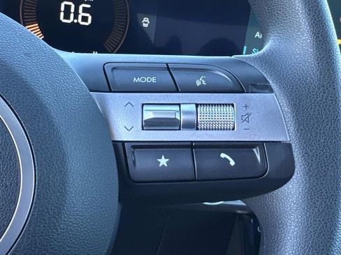 Certified 2025 Hyundai Santa Cruz SE image 10