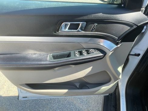 Used 2018 Ford Explorer 4WD w/ Class II Trailer Tow Package image 11