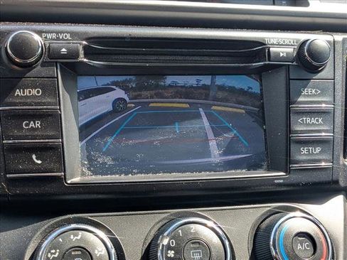 Used 2016 Toyota RAV4 LE image 9