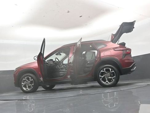 Used 2025 Chevrolet Trax LT FWD image 53