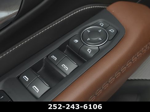 Used 2023 GMC Yukon Denali Ultimate AWD/4WD image 31