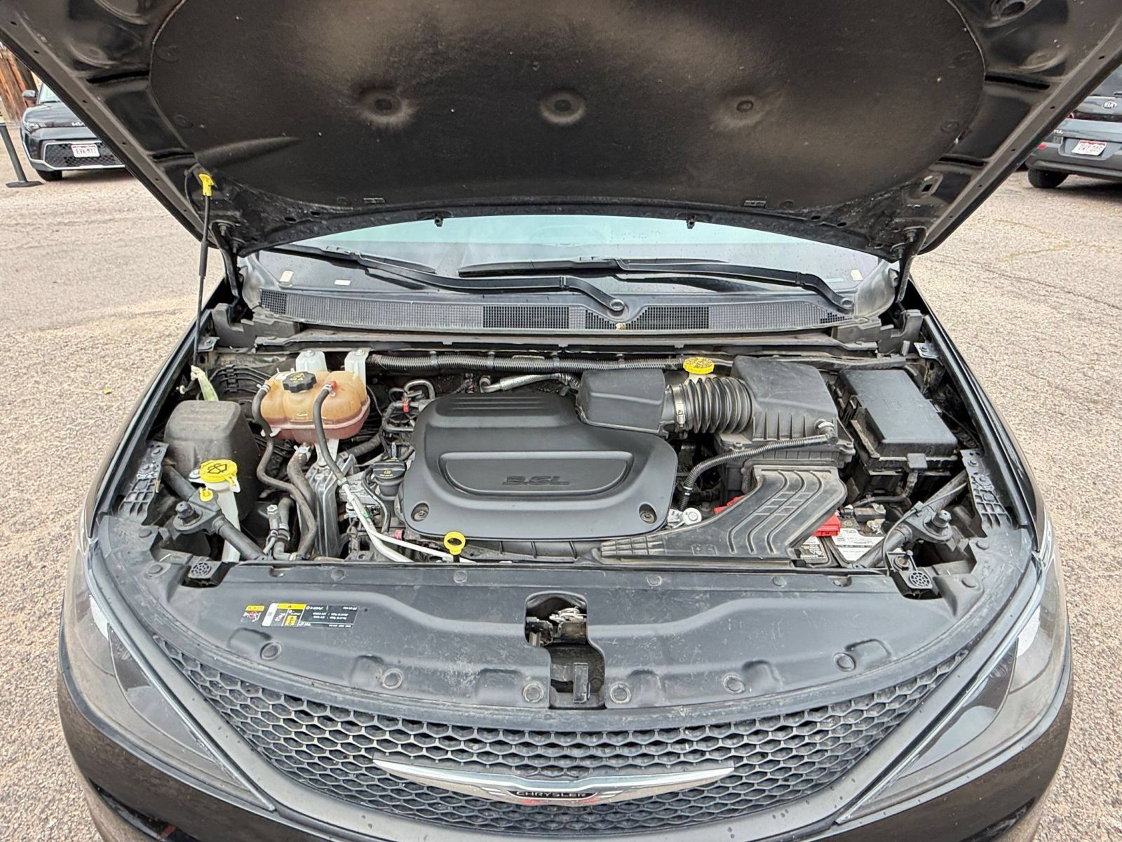 Used 2023 Chrysler Voyager LX FWD image 34